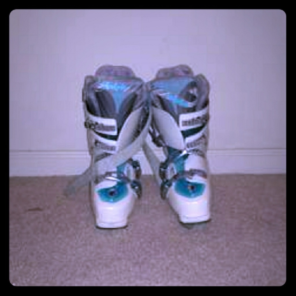 Ski boots-great condition